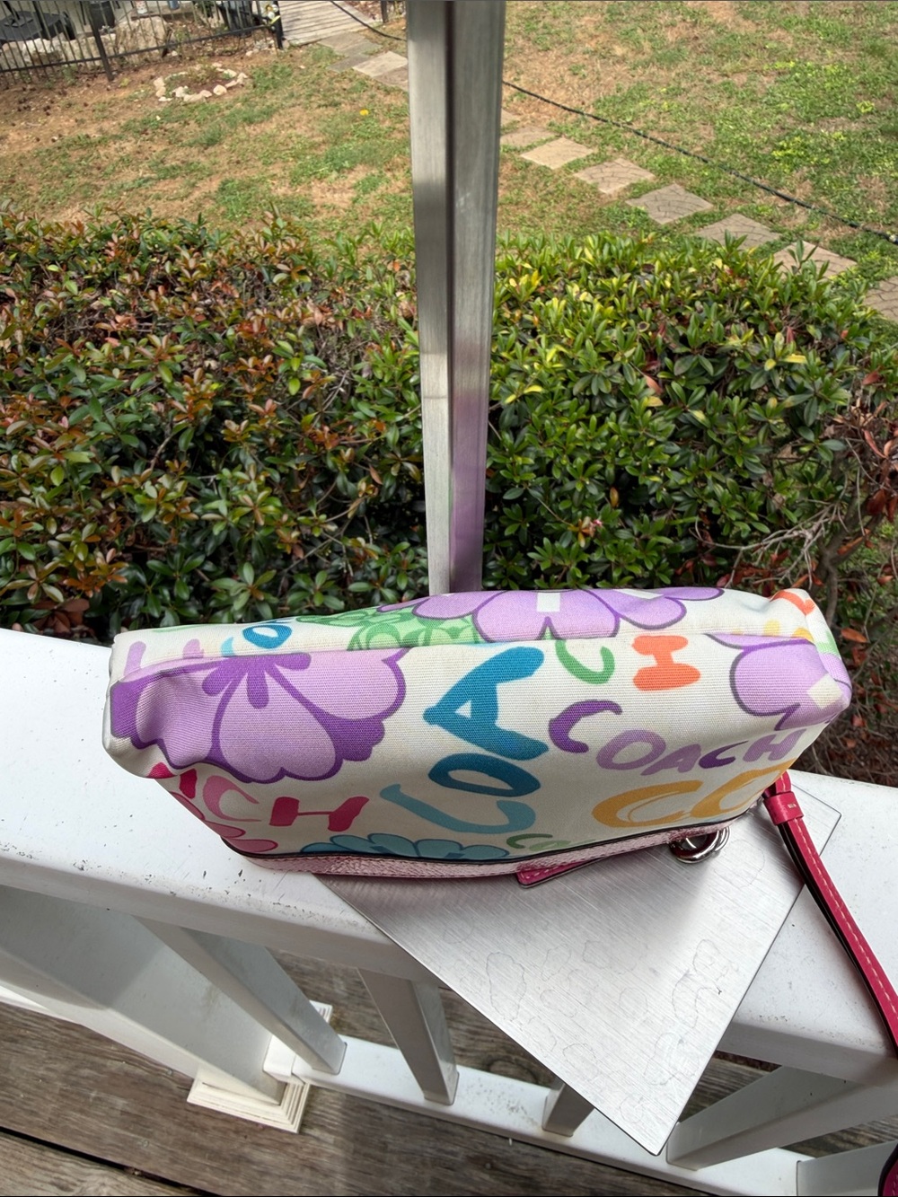 Coach Poppy Daisy Multicolor Floral Zip Wristlet. Y2K 2010 EUC - Picture 16 of 16